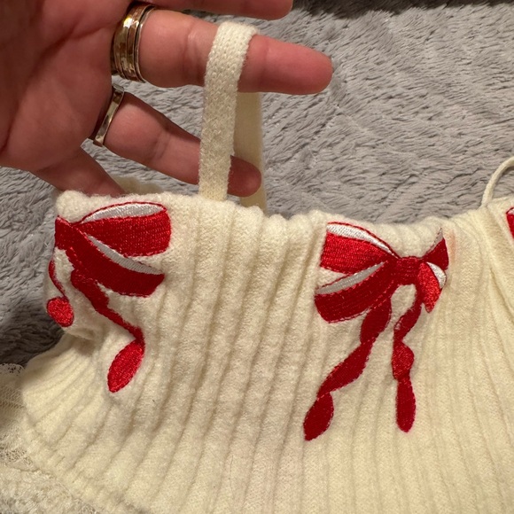 ROMWE Cream Off-the-Shoulder Sweater with Red Details - Picture 4 of 10